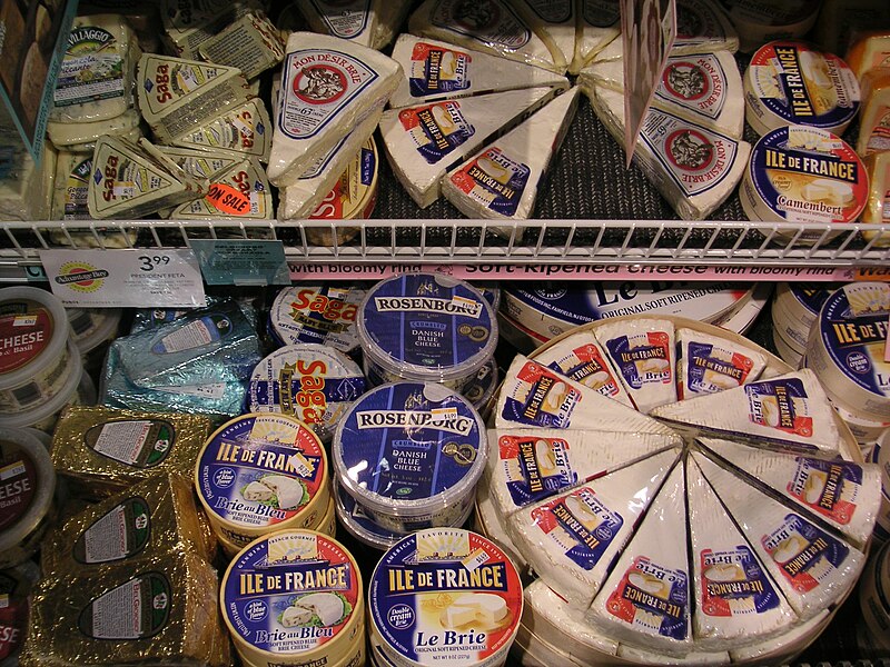 upload.wikimedia.org_wikipedia_commons_thumb_6_60_brie_on_display_at_supermarket.jpg_800px-brie_on_display_at_supermarket.jpg